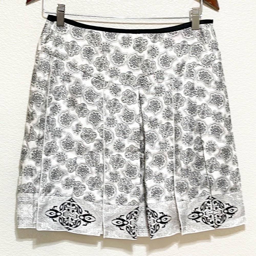 White House Black Market 100% SILK Skirt Size 4
